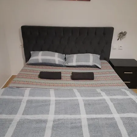 Apartment Light Side Self Checkin Available *