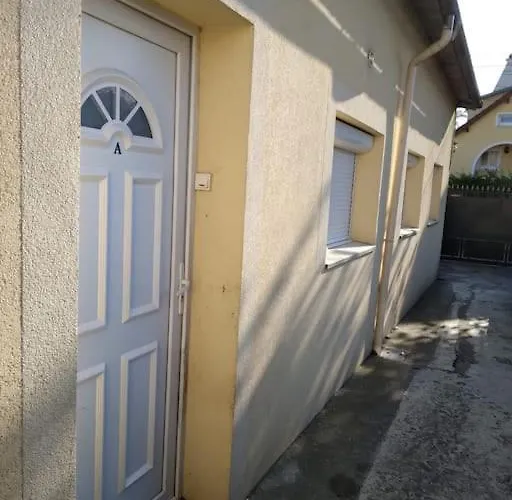 Light Side Self Checkin Available * 萨尔塞勒