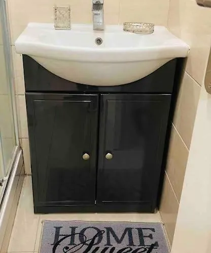 Light Side Self Checkin Available * 萨尔塞勒