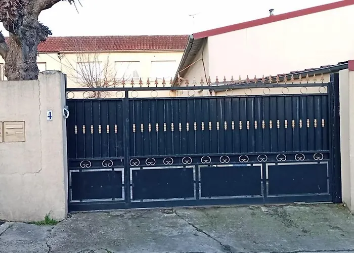 Light Side Self Checkin Available 萨尔塞勒